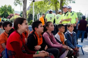 Afyonkarahisar’da Trafik Haftası Etkinliği: Çocuklar İçin Trafik Eğitimi Verildi
