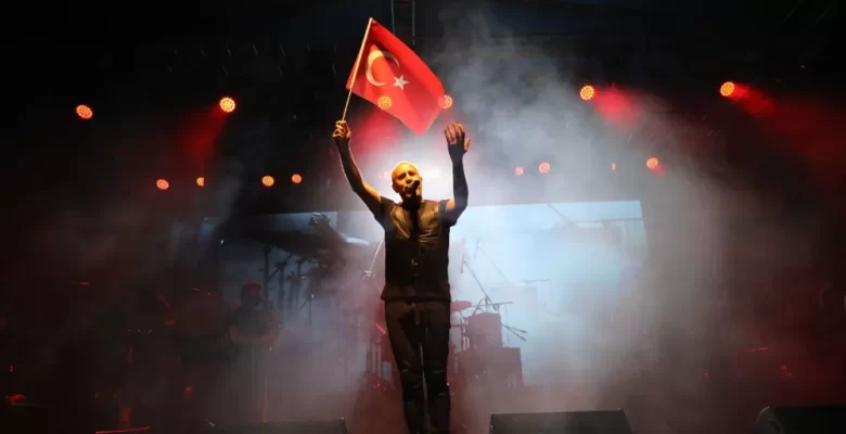 Haluk Levent, Afyonkarahisar’da 23 Nisan Coşkusunu Zirveye Taşıdı!